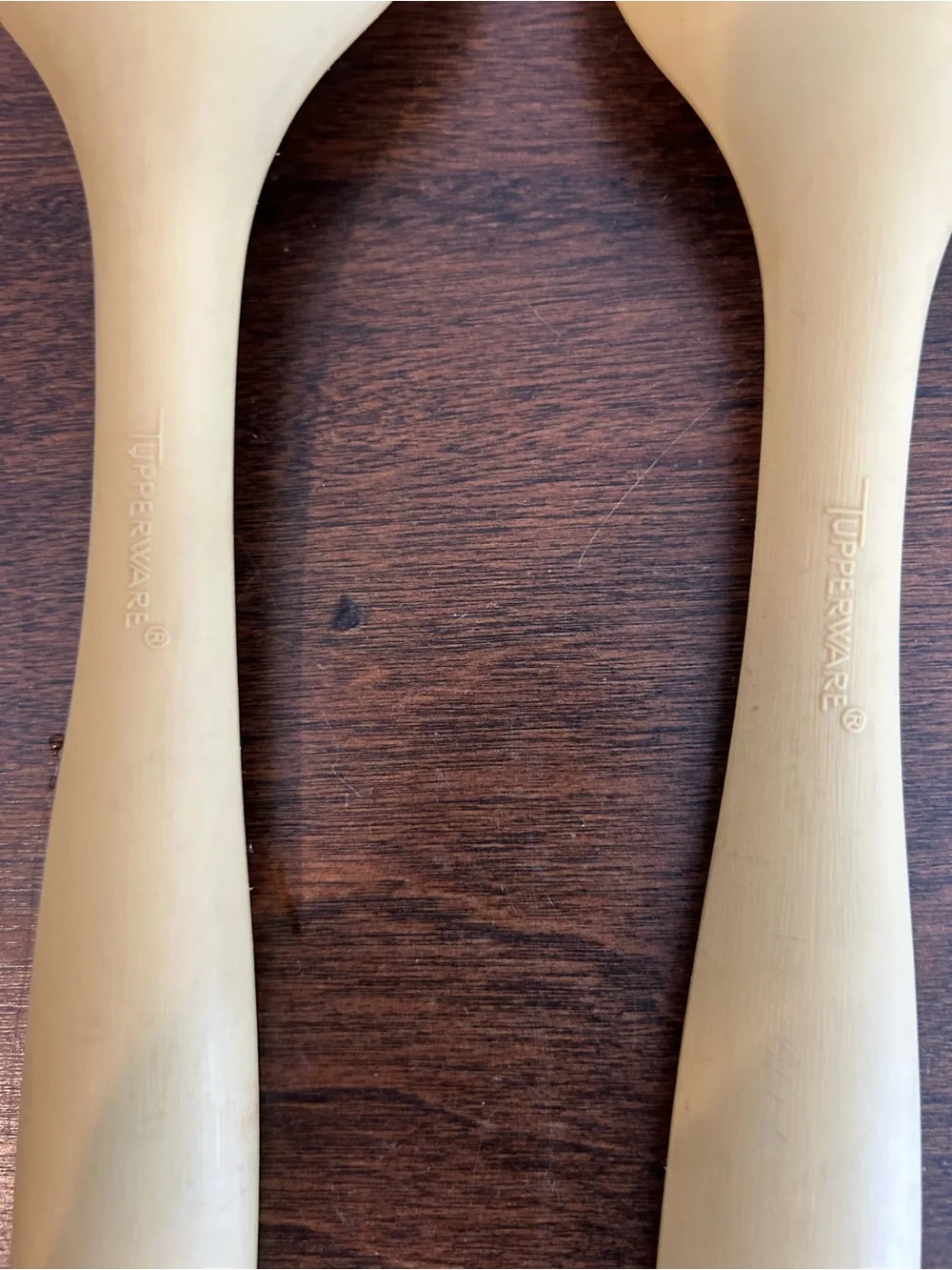 Tupperware Salad Tongs HARVEST GOLD 12.25 Inches. Read Description For Details.